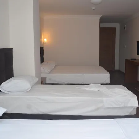 Hotel Safir 3*