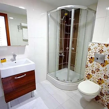 Safir Hotel 4*